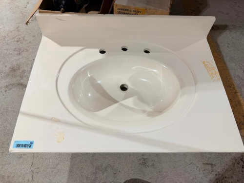 (1) WHITE CULTURED MARBLE VANITY TOP WITH INTEGRATED SINK