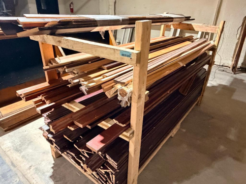 (1) ASSORTED LOT OF WOOD TRIM, MOLDING & BUILDING MATERIALS