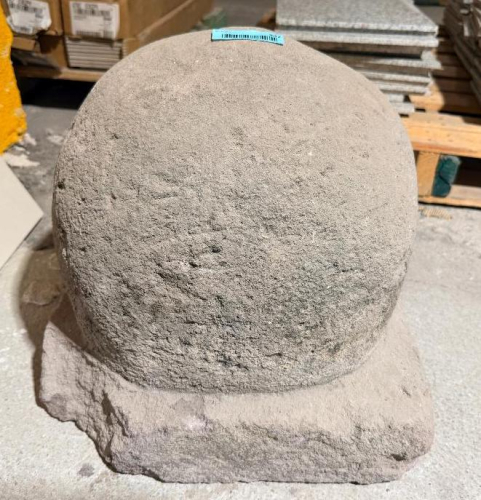 (1) LARGE ROUND DECORATIVE STONE