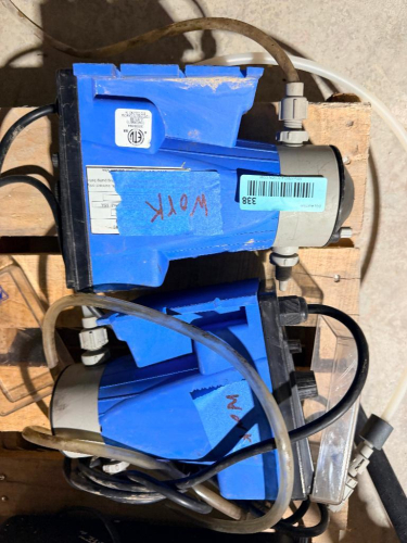 (3) METERING PUMP