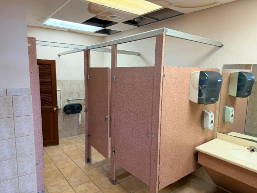 BATHROOM PACKAGE - CONTENTS OF BATHROOM,