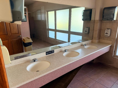 BATHROOM PACKAGE - CONTENTS OF BATHROOM,