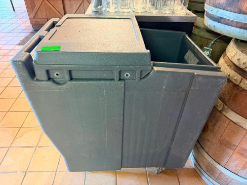 CAMBRO INSULATED ICE CART.