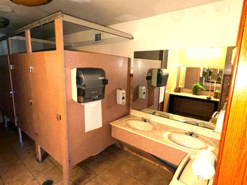 BATHROOM PACKAGE - CONTENTS OF BATHROOM,