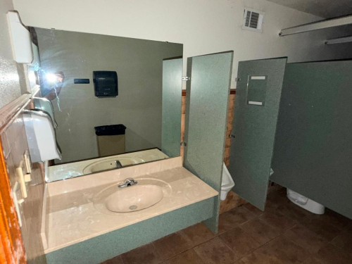 BATHROOM PACKAGE - CONTENTS OF BATHROOM,