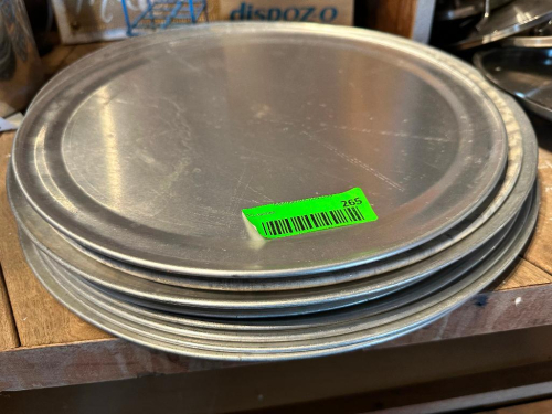 (10) ASSORTED PIZZA PANS. 12: - 14"