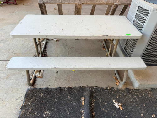 6' LIFETIME PLASTIC PICNIC TABLE.