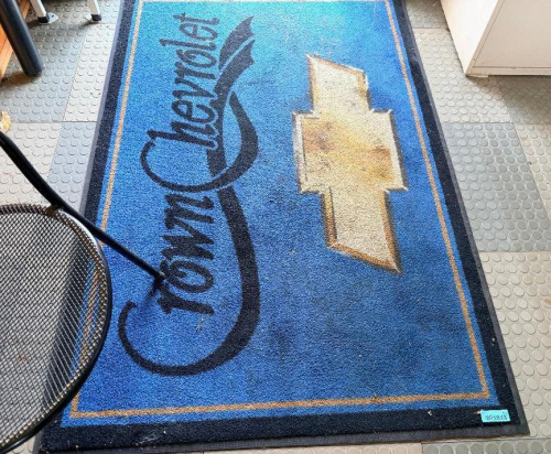 CHEVY LOGO TRAFFIC MAT.