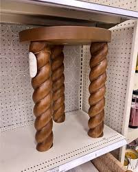 (1) BRAINED LEG SIDE TABLE