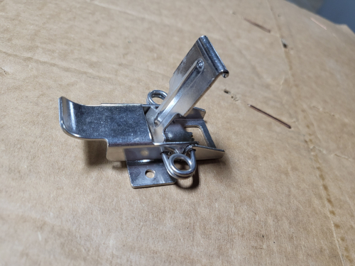(1) BAG OF APPROX (50) LARGE ABRASIVE MEDIA BLAST CLAMPS