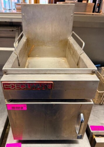 CECILWARE COMMERCIAL COUNTERTOP DEEP FAT FRYER WITH STAINLESS STEEL FRY POT, REAR SPLASH PANEL, FRONT ACCESS CABINET, TEMPERATURE CONTROL, GAS VALVE, AND (2) FRY BASKETS.