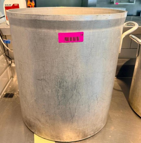80 QT ALUMINUM STOCK POT WITH HEAVY-GAUGE CONSTRUCTION