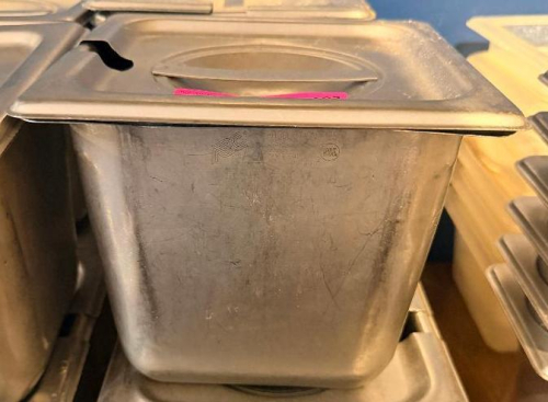 (4) 1/6TH SIZE STAINLESS INSERTS W/ LIDS