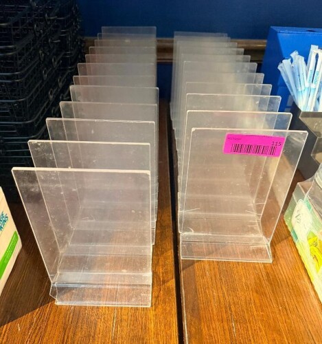 (1) LOT OF PLASTIC TABLE TENTS.