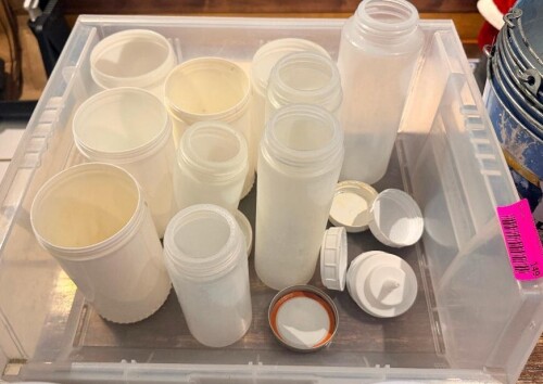 (1) LOT OF ASSORTED PLASTIC SQUEEZE BOTTLES.