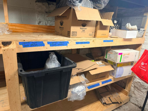 (1) LOT OF ASSORTED PAPER PRODUCT.