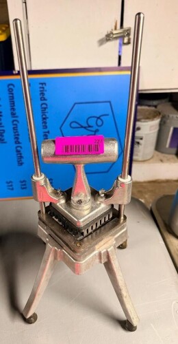 MANUAL VEGETABLE DICER.