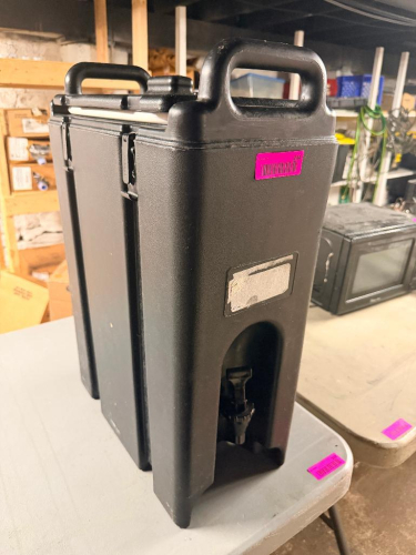 BLACK PLASTIC INSULATED BEVERAGE TRANSPORT DECANTER.
