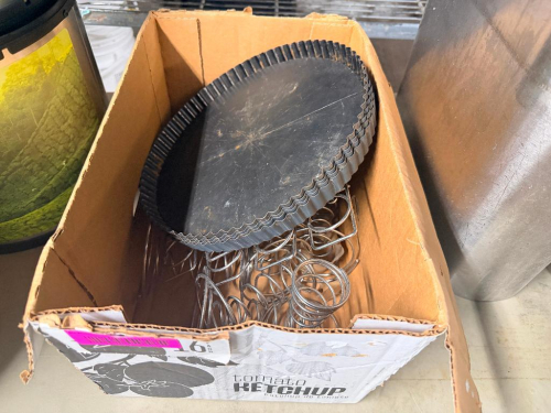 (4) 10" METAL QUICHE PANS