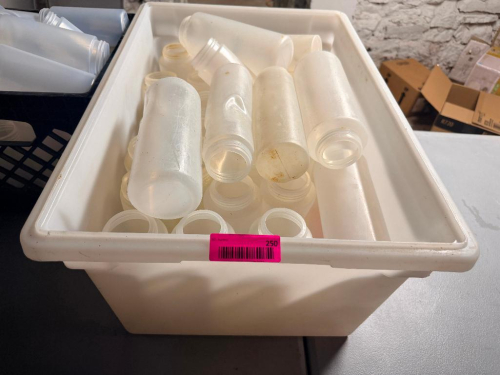 (1) LOT OF ASSORTED PLASTIC SQUEEZE BOTTLES.