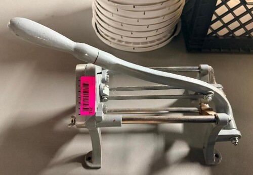 WALL MOUNTED VEGETABLE DICER.