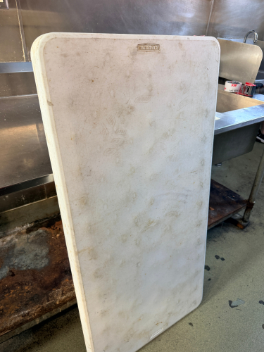 LIFETIME 48" X 24" FOLDING WHITE PLASTIC TABLE.