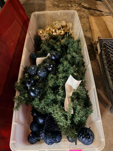 (2) PLASTIC TOTES OF CHRISTMAS D&Eacute;COR.