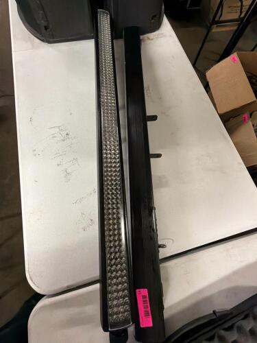 (1) CHAUVET COLORRAIL IRC LED LIGHT