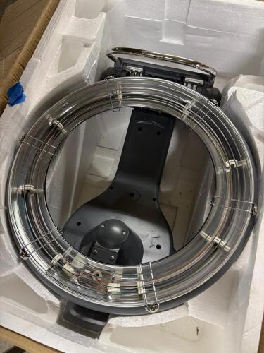 (1) CIRCULAR LIGHTING FIXTURE