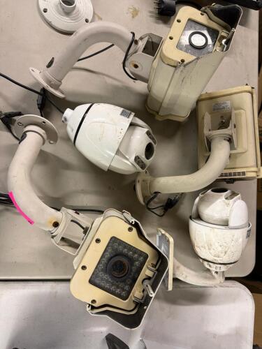 (1) ASSORTED LOT OF SECURITY CAMERAS