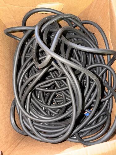 (1) ASSORTED LOT OF AUDIO CABLES