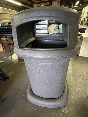 (1) COMMERCIAL TRASH RECEPTACLE WITH ASHTRAY