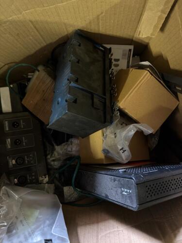 (1) ASSORTED LOT OF ELECTRONIC COMPONENTS