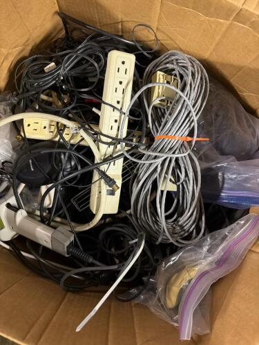 (1) ASSORTED LOT OF AUDIO CABLES AND POWER STRIPS