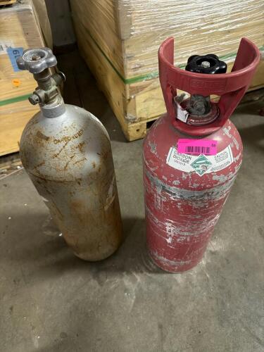 (2) CARBON DIOXIDE GAS CYLINDERS