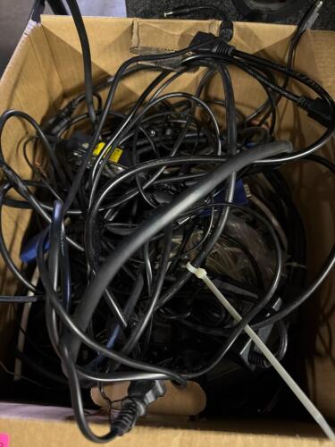 (1) ASSORTED LOT OF AUDIO/VISUAL CABLES