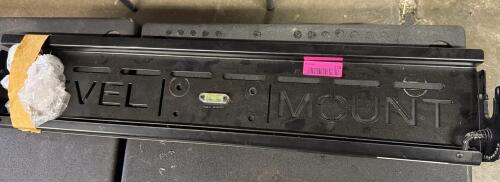 (1) TV WALL MOUNT
