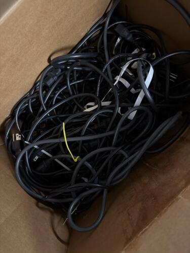 (1) ASSORTED LOT OF AUDIO CABLES