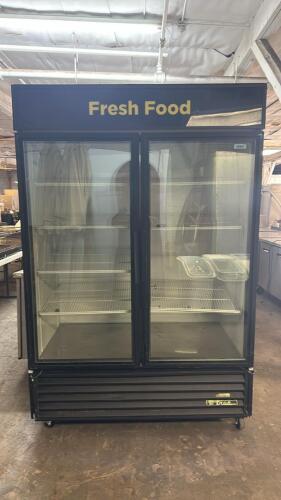 (1) COMMERCIAL GLASS DOOR MERCHANDISER REFRIGERATOR