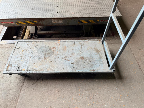 36" HEAVY DUTY METAL WAREHOUSE CART W/ WOODEN PLATFORM TOP.