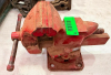 HEAVY DUTY 4" TABLE VICE.