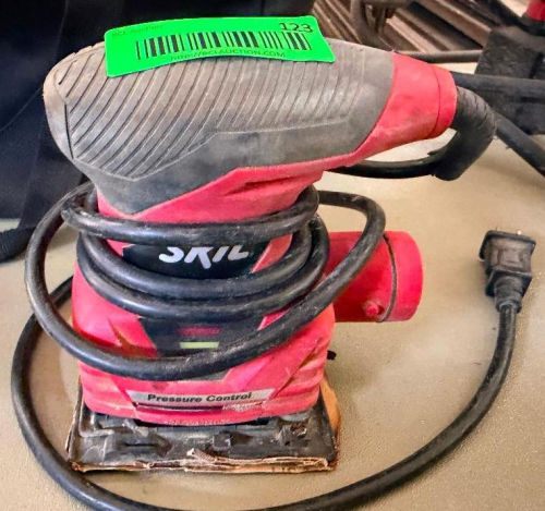 SKIL ELECTRIC ORBITAL PALM SANDER.