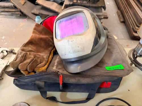 WELDING VISOR, WORK GLOVES, AND CARRY CASE.