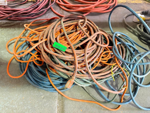 (2) HEAVY DUTY EXTENSION CORDS
