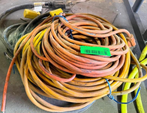 (2) HEAVY DUTY EXTENSION CORDS