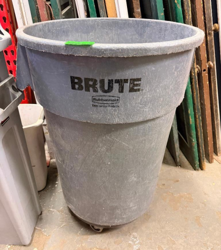 44 GALLON BRUTE TRASH CAN W/ DOLLY.