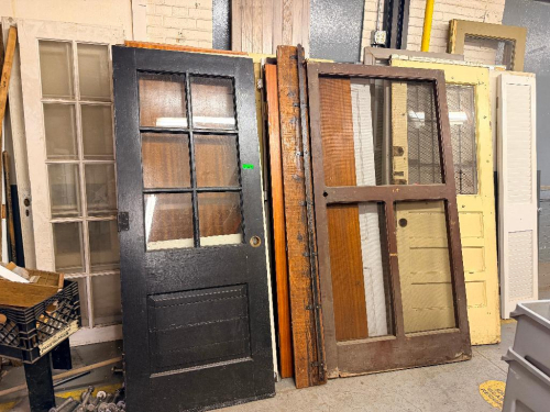 (1) LOT OF ASSORTED RECLAIMED VINTAGE DOORS