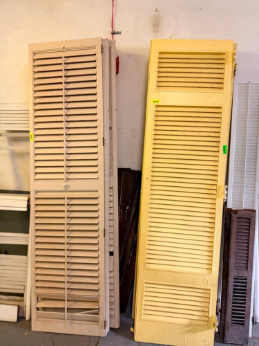 (1) LOT OF ASSORTED STORM / ACCENT SHUTTERS.