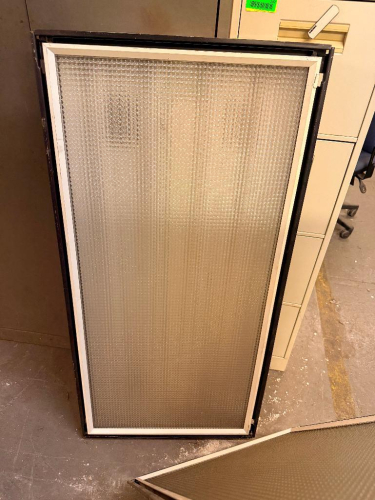 (2) 48" FLUORESCENT LIGHT FIXTURES.