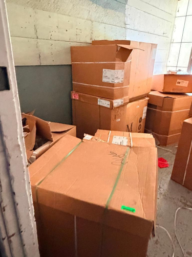 (1) LOT OF ASSORTED NEW KITCHEN CABINET SECTIONS. NON MATCHING / ASSORTED COLORS.